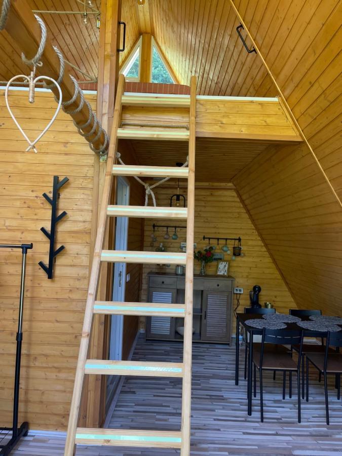 Cabane A-Frame Svinita ภายนอก รูปภาพ