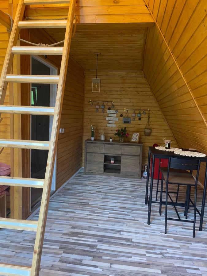 Cabane A-Frame Svinita ภายนอก รูปภาพ