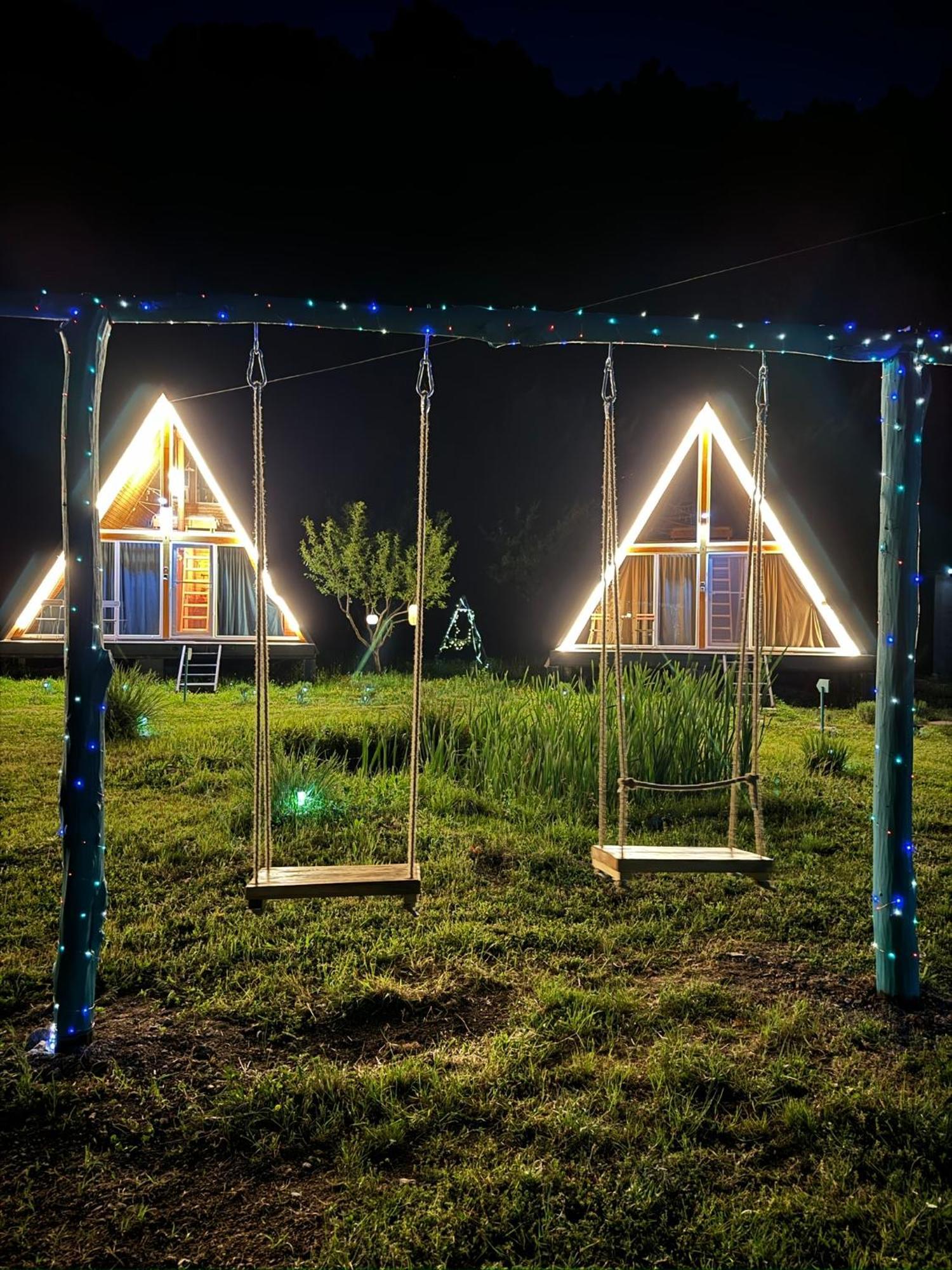 Cabane A-Frame Svinita ภายนอก รูปภาพ