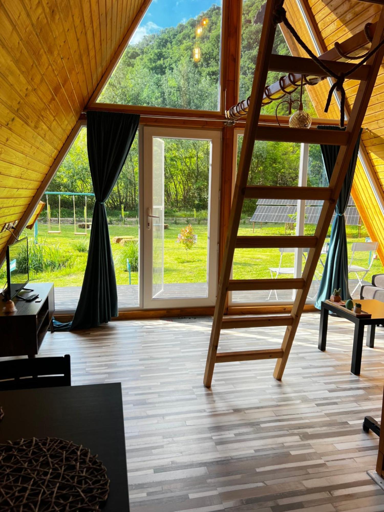 Cabane A-Frame Svinita ภายนอก รูปภาพ