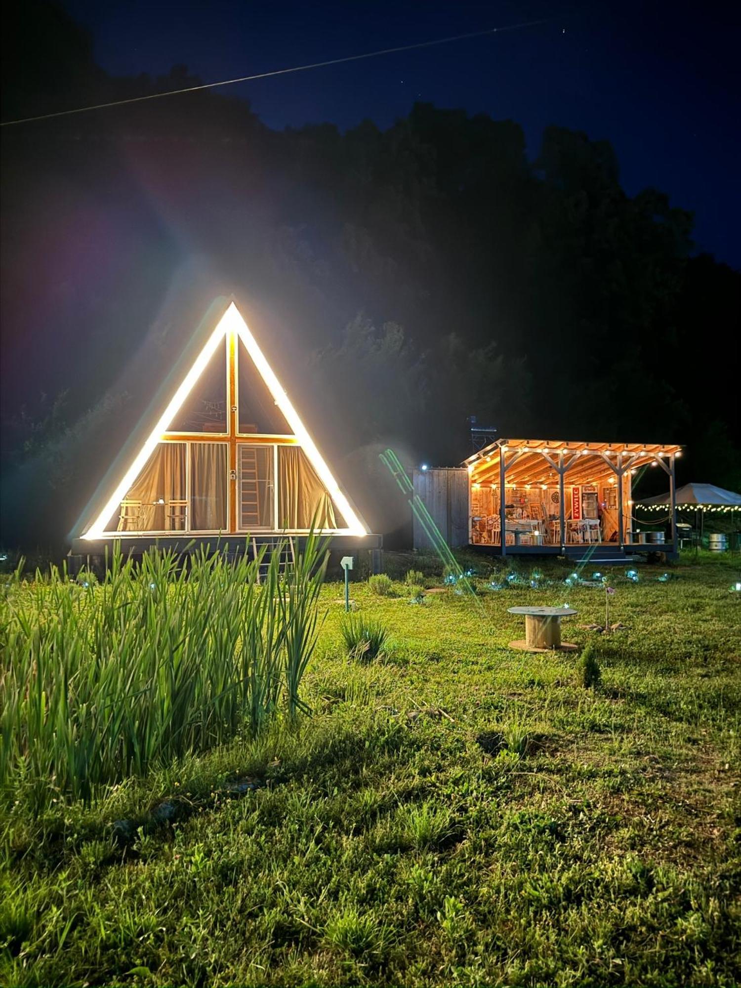Cabane A-Frame Svinita ภายนอก รูปภาพ