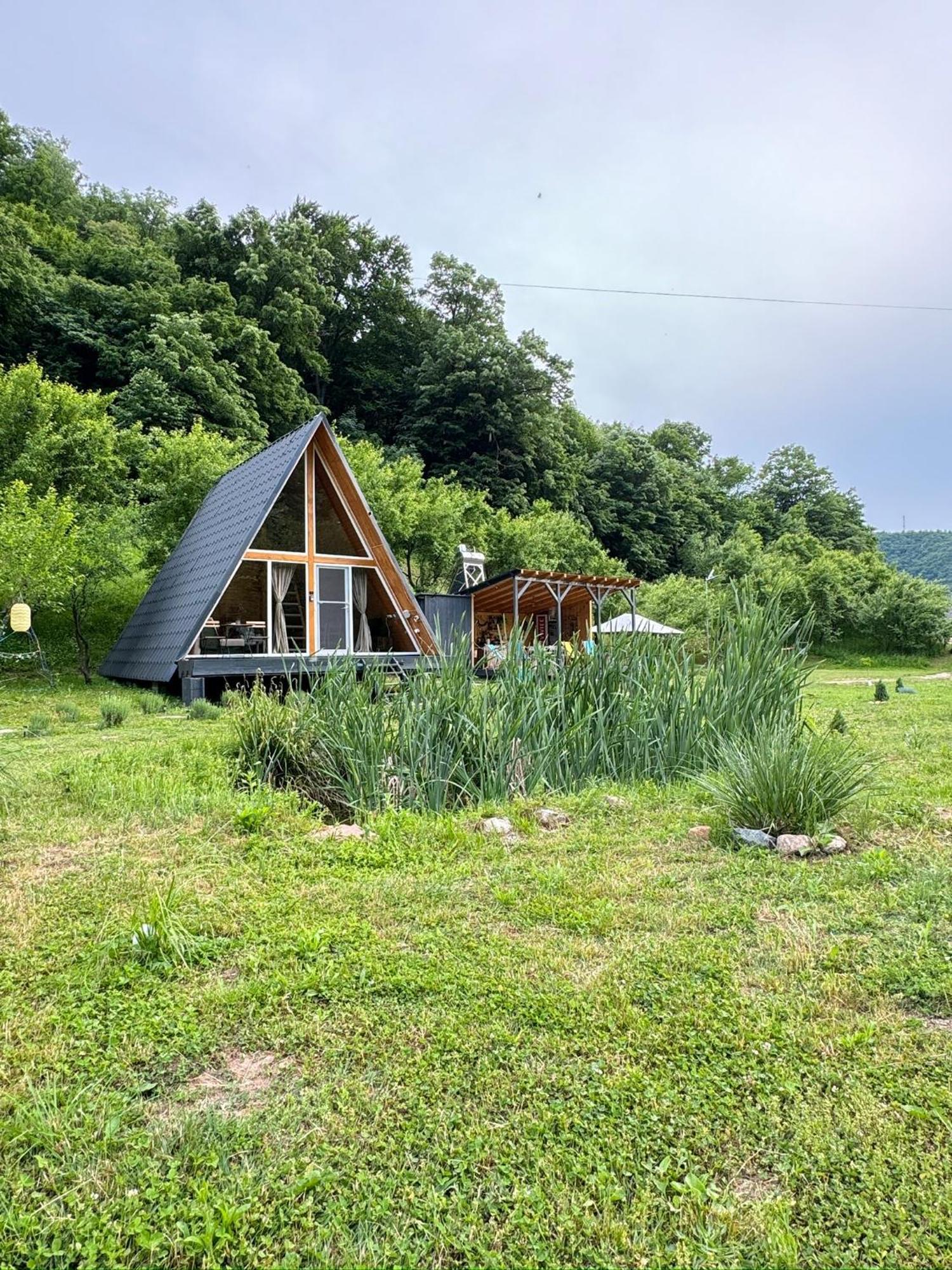 Cabane A-Frame Svinita ภายนอก รูปภาพ