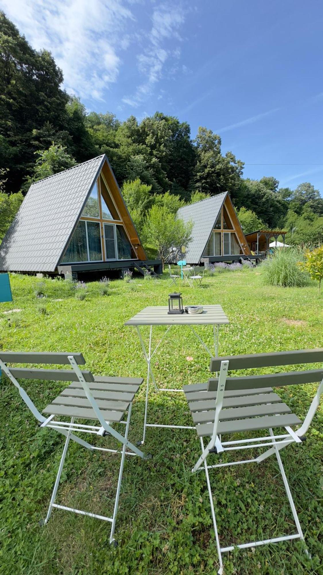 Cabane A-Frame Svinita ภายนอก รูปภาพ