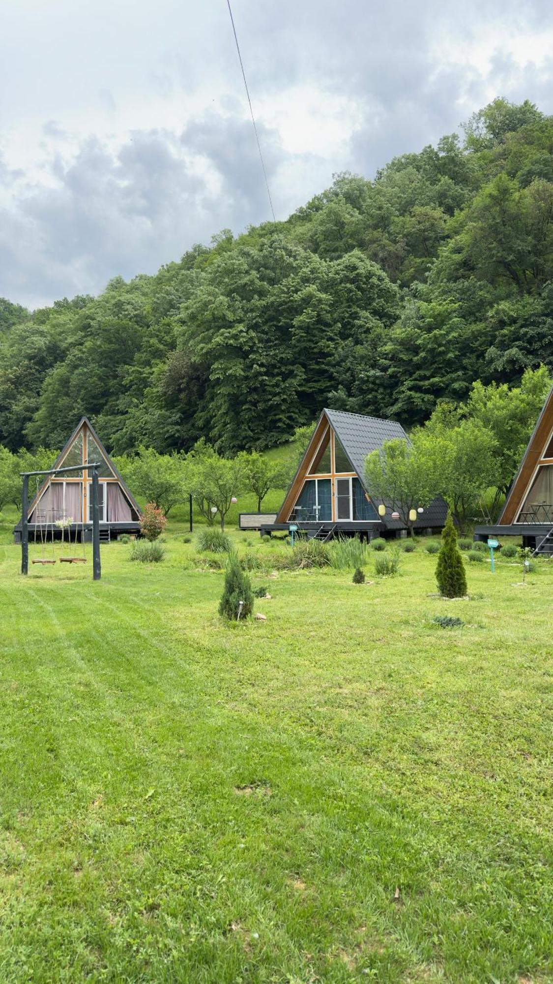 Cabane A-Frame Svinita ภายนอก รูปภาพ